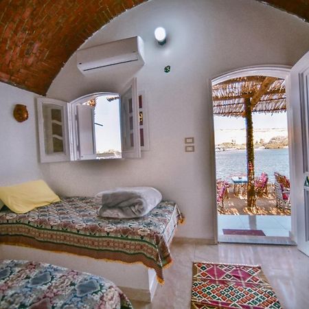 Kafana Guest House Nile View Aswan Bagian luar foto