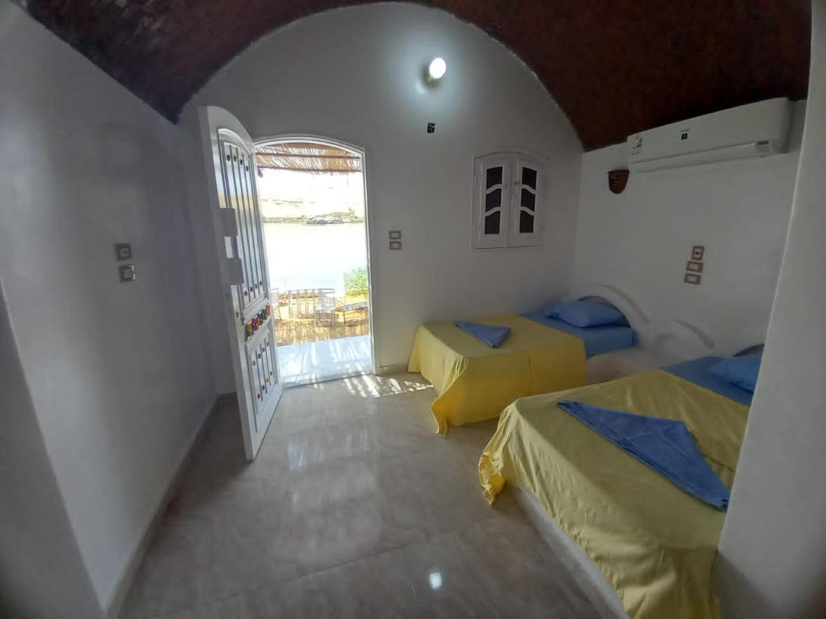 Kafana Guest House Nile View Aswan Bagian luar foto
