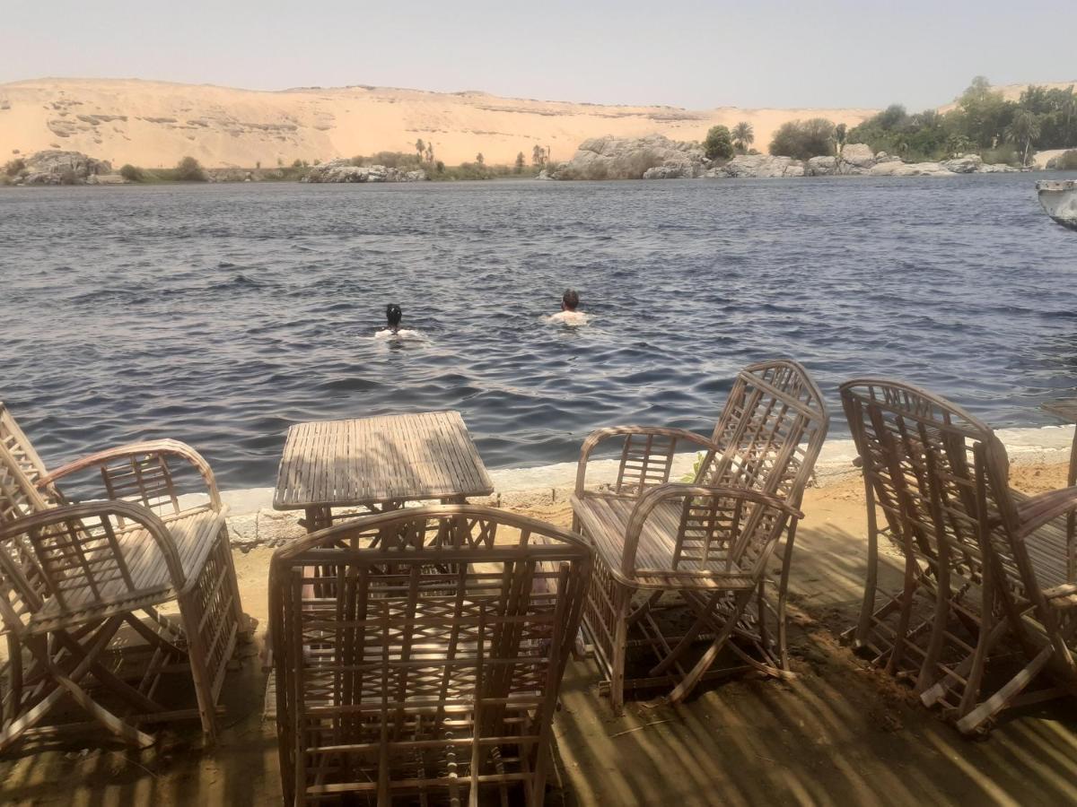 Kafana Guest House Nile View Aswan Bagian luar foto