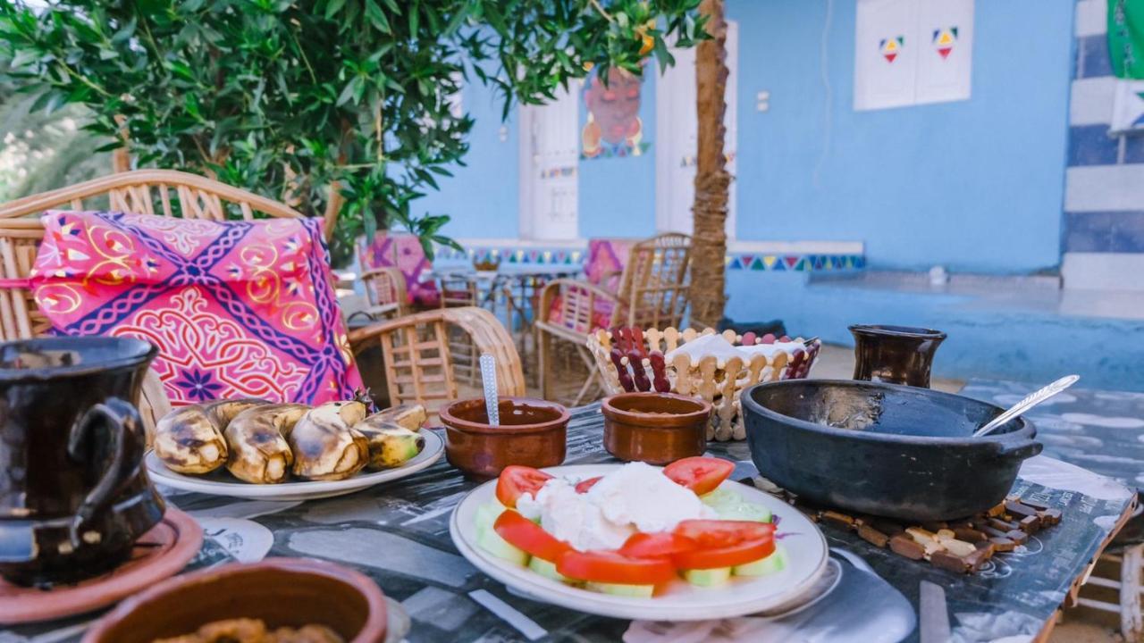 Kafana Guest House Nile View Aswan Bagian luar foto