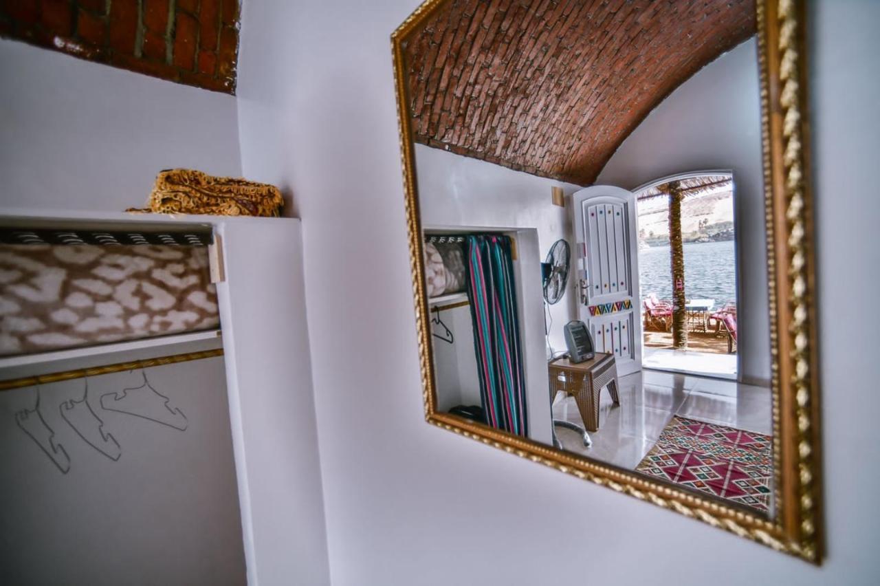 Kafana Guest House Nile View Aswan Bagian luar foto