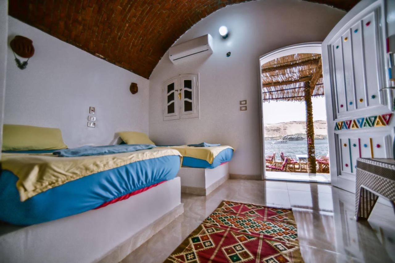 Kafana Guest House Nile View Aswan Bagian luar foto