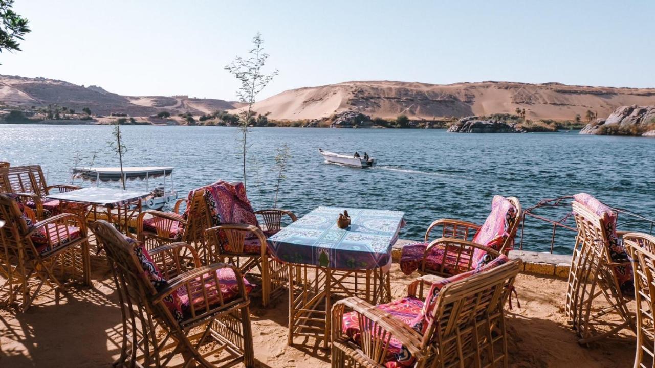 Kafana Guest House Nile View Aswan Bagian luar foto