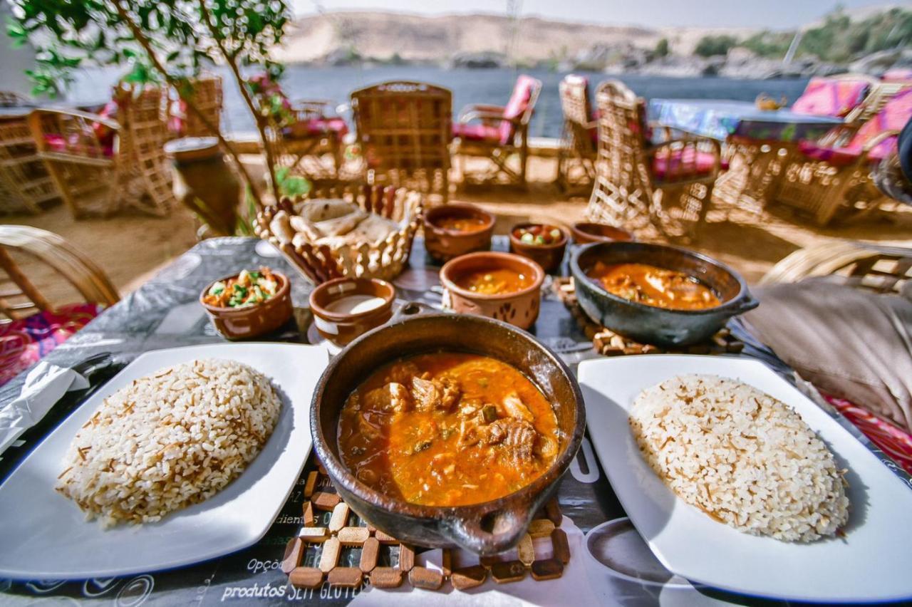 Kafana Guest House Nile View Aswan Bagian luar foto