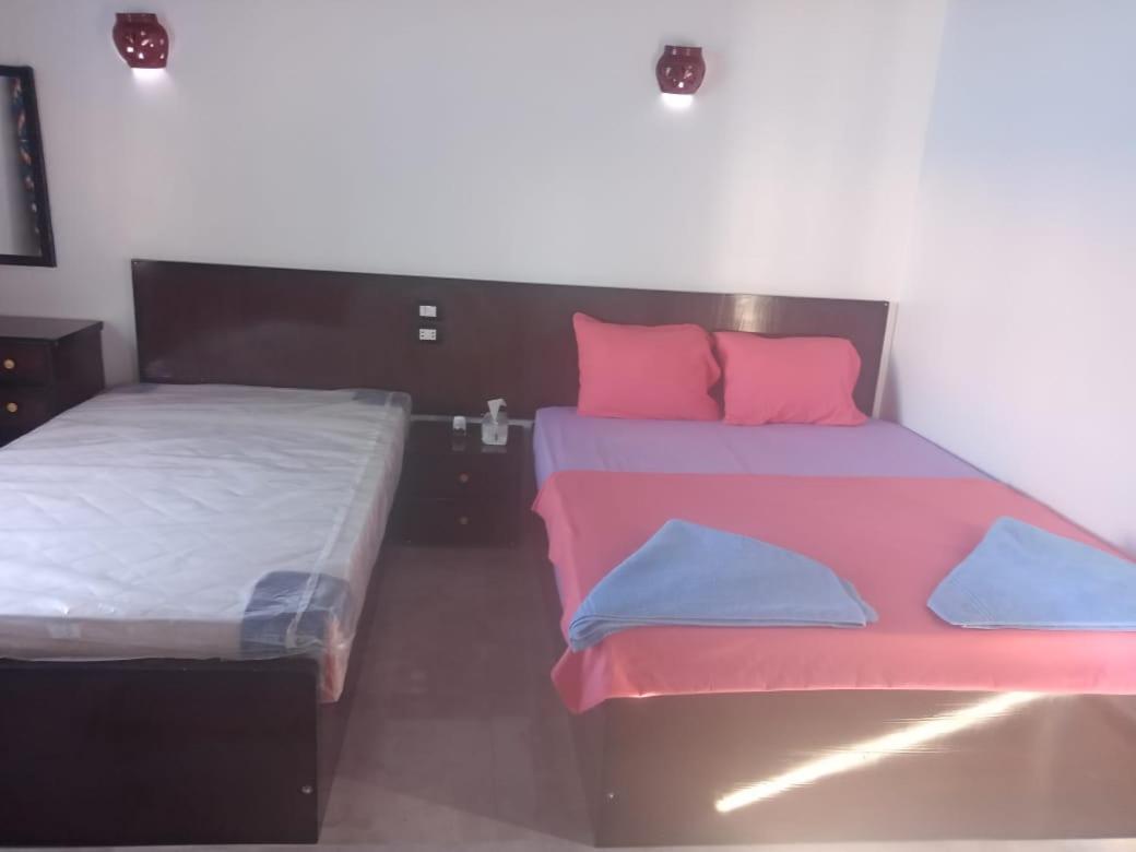 Kafana Guest House Nile View Aswan Bagian luar foto